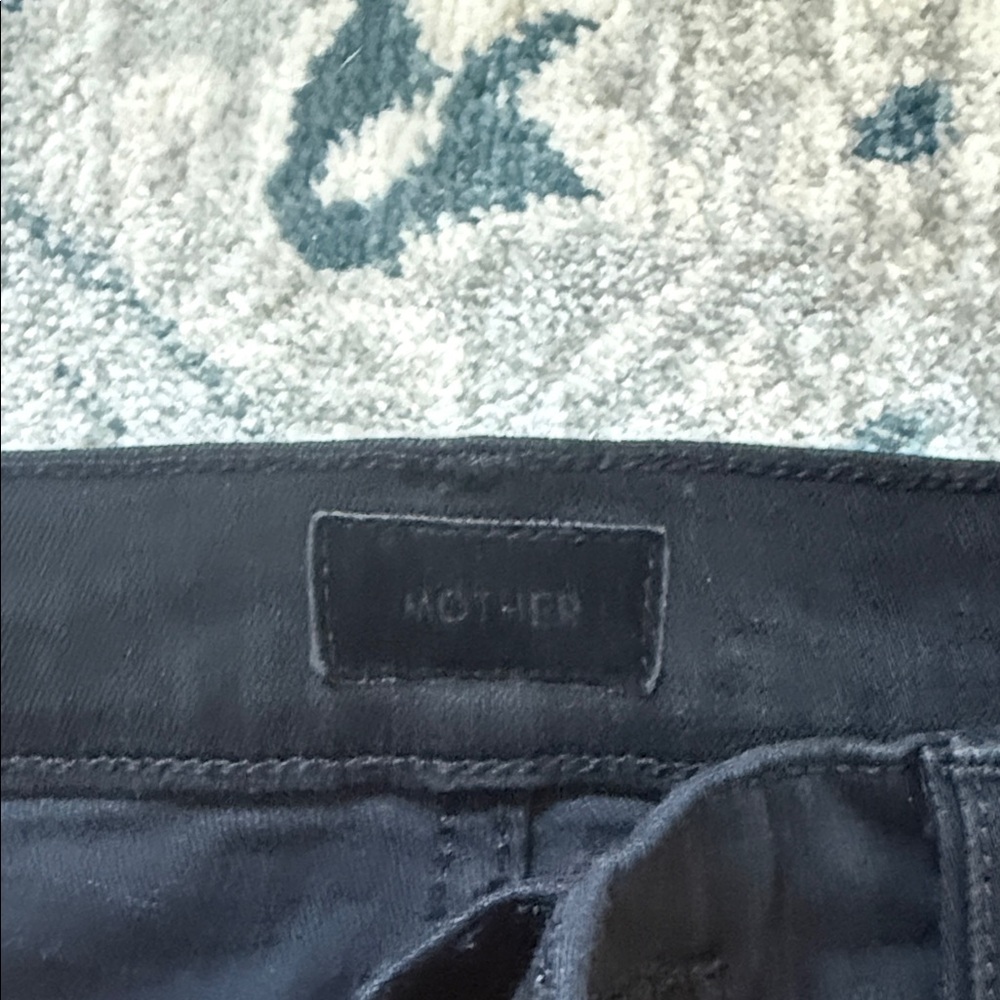 MOTHER Black Denim Jeans with Leather Logo Patch